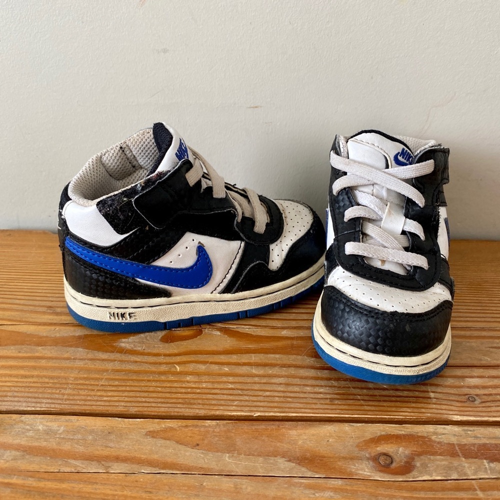 Nike 2012  Toddler Velcro Sneakers Sz 6C
